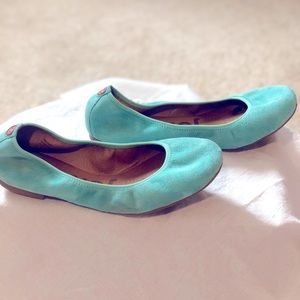 Aqua suede flats by Juil.